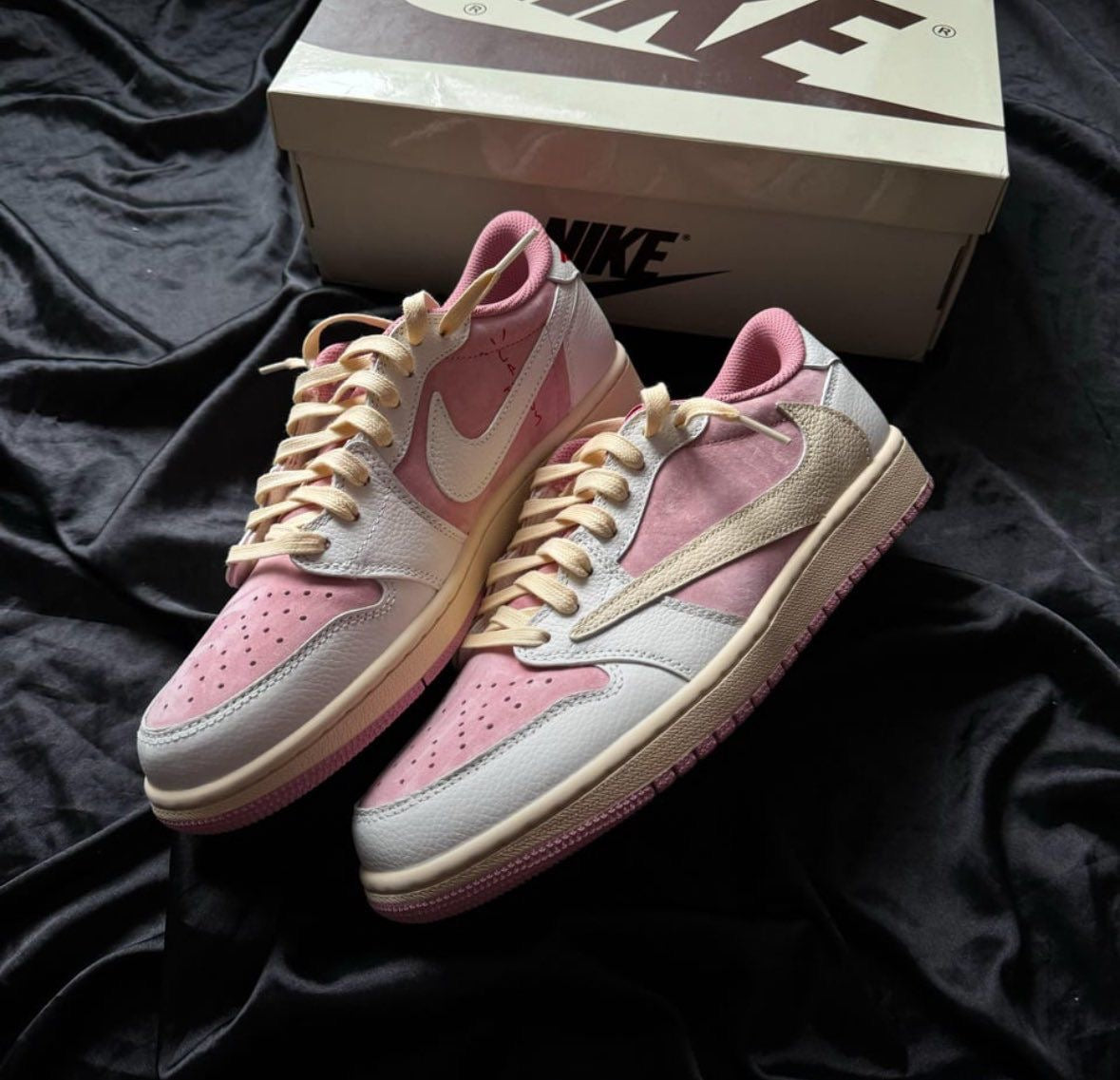 Travis Scott x Air Jordan 1 Low