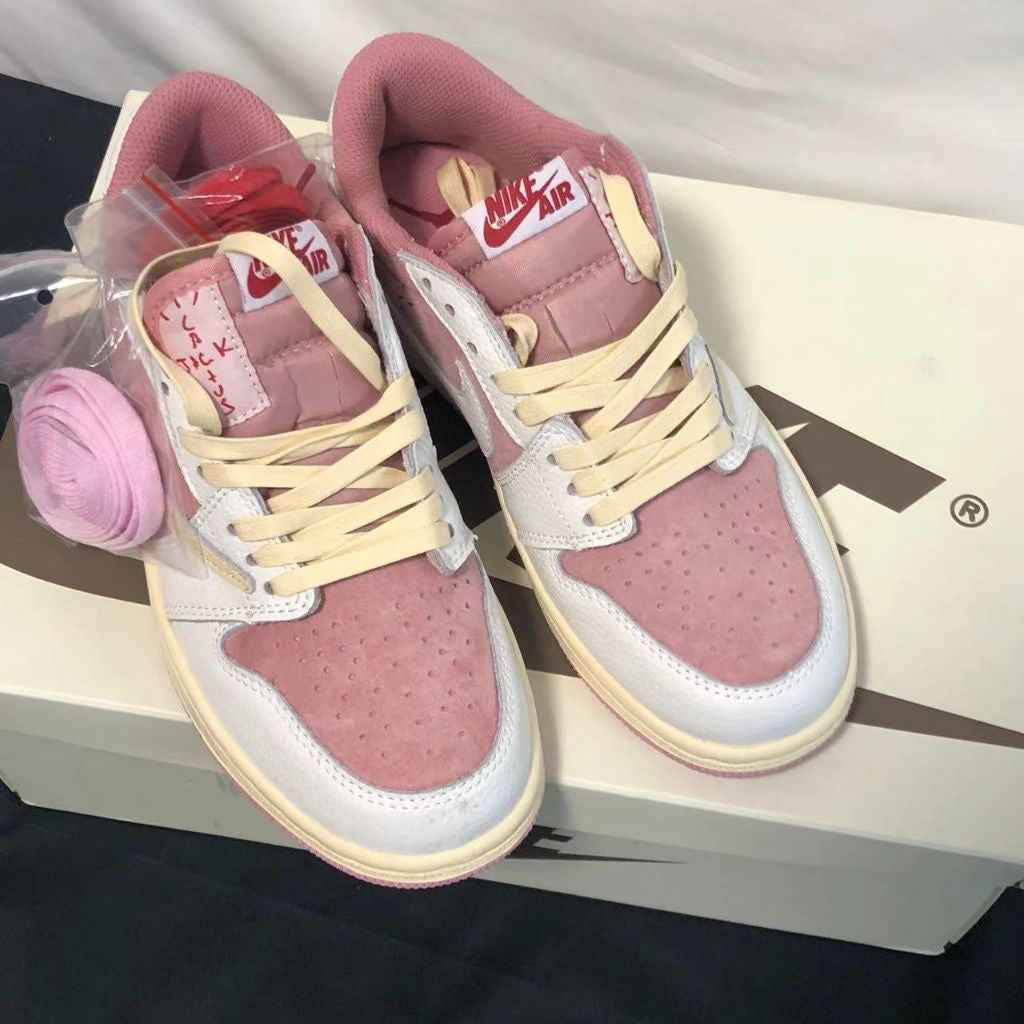 Travis Scott x Air Jordan 1 Low