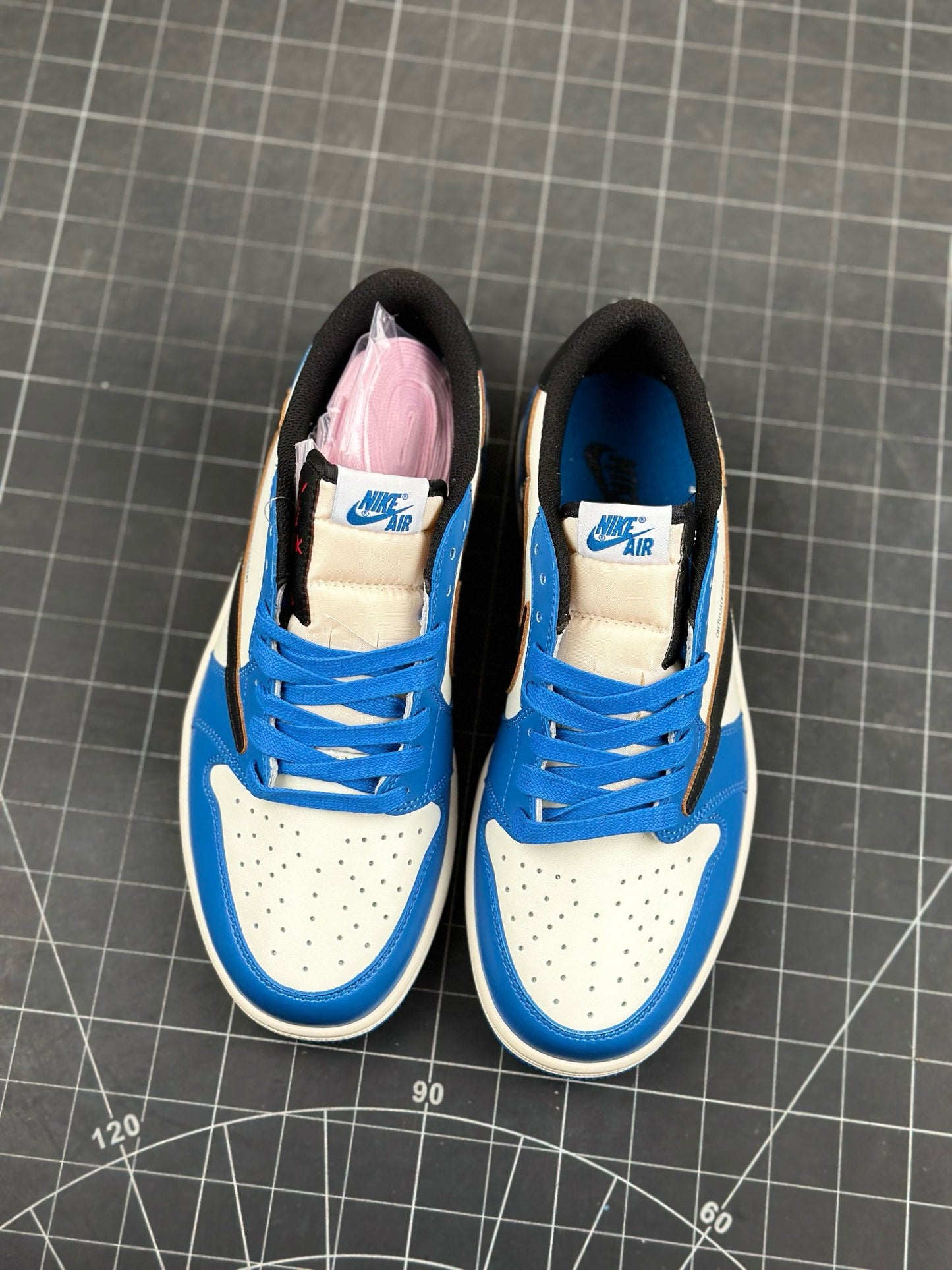 Travis Scott x Air Jordan 1 Low