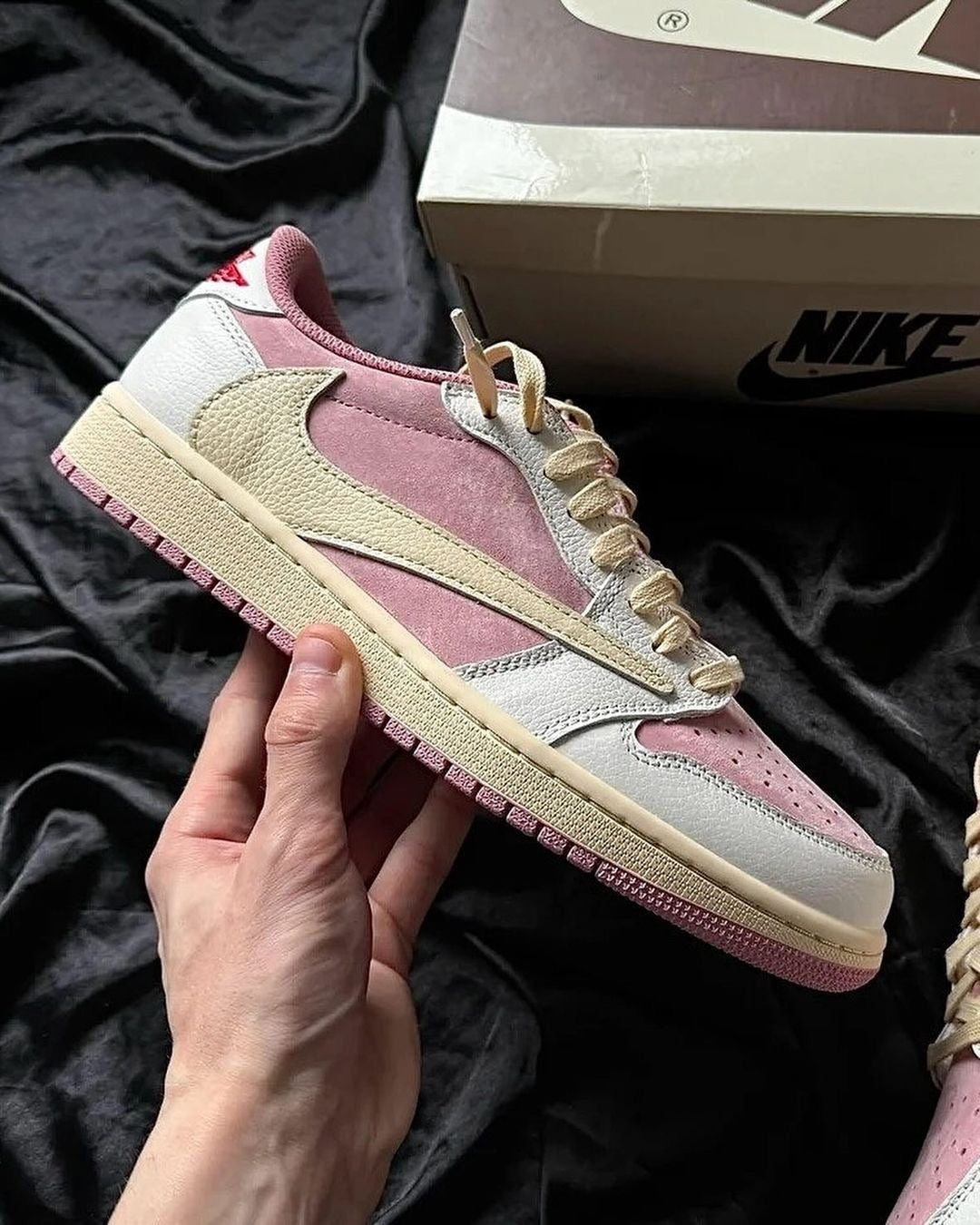 Travis Scott x Air Jordan 1 Low