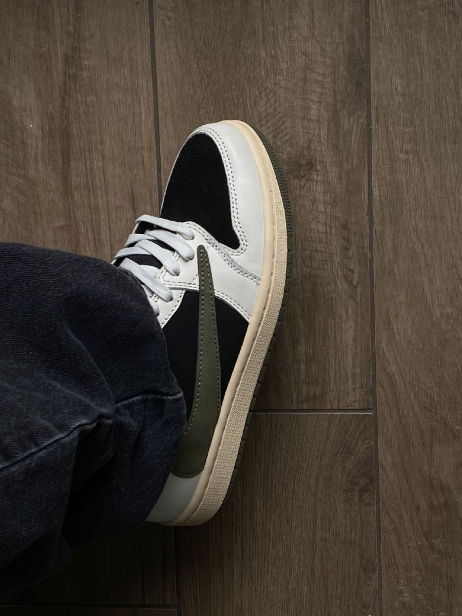 Travis Scott x Air Jordan 1 Low
