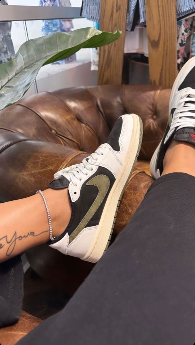 Travis Scott x Air Jordan 1 Low