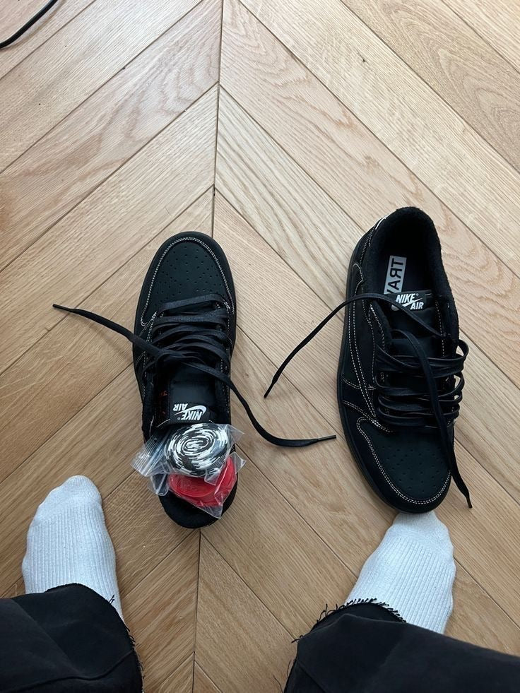 Travis Scott x Air Jordan 1 Low