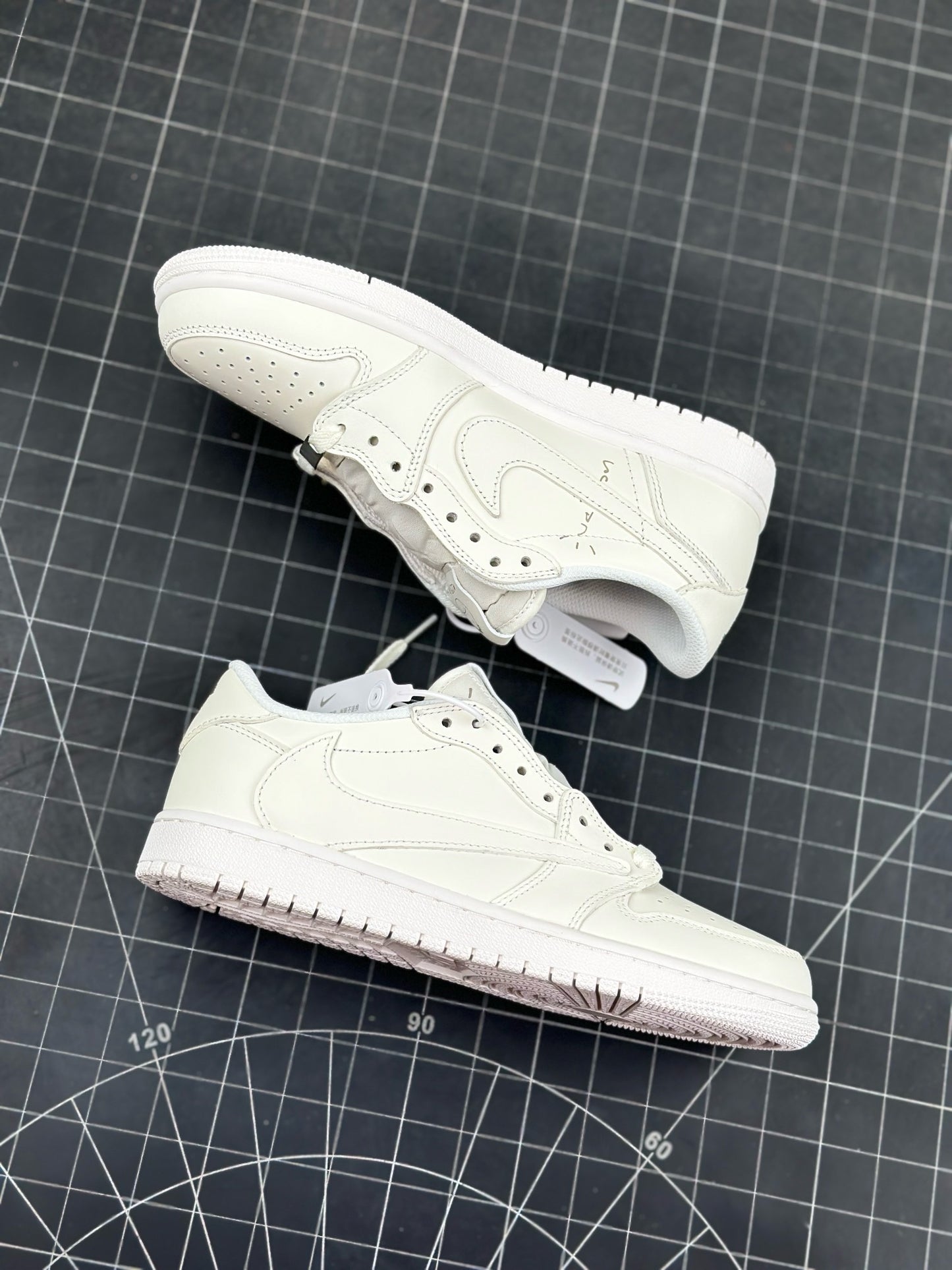 Travis Scott x Air Jordan 1 Low