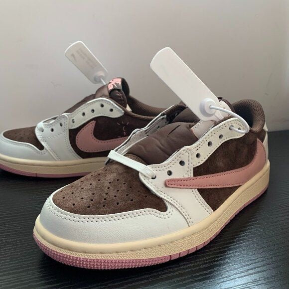 Travis Scott x Air Jordan 1 Low