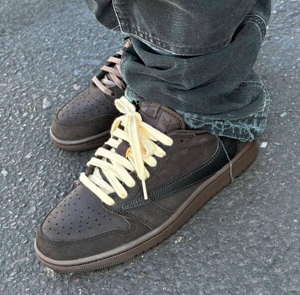 Travis Scott x Air Jordan 1 Low
