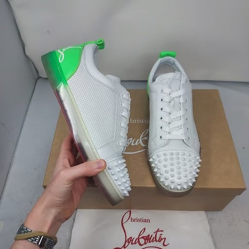 Louboutin 🦢