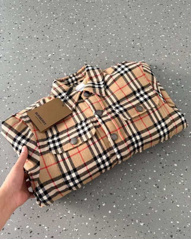 Burberry დათბილული მოსაცმელი