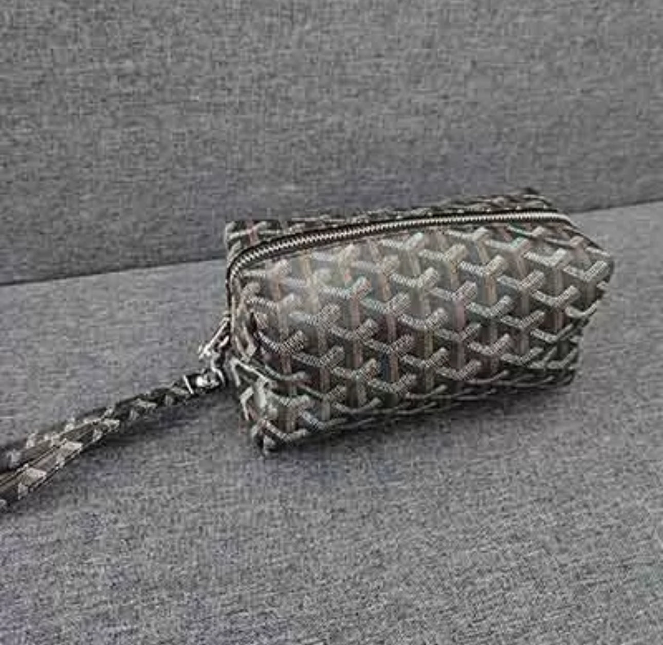 Goyard makeup ჩანთა