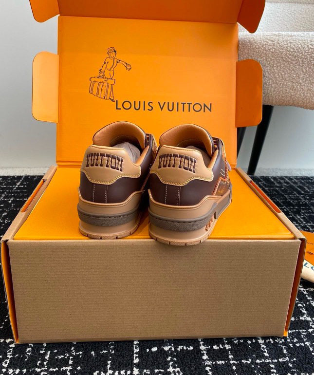 ყავისფერი Louis Vuitton