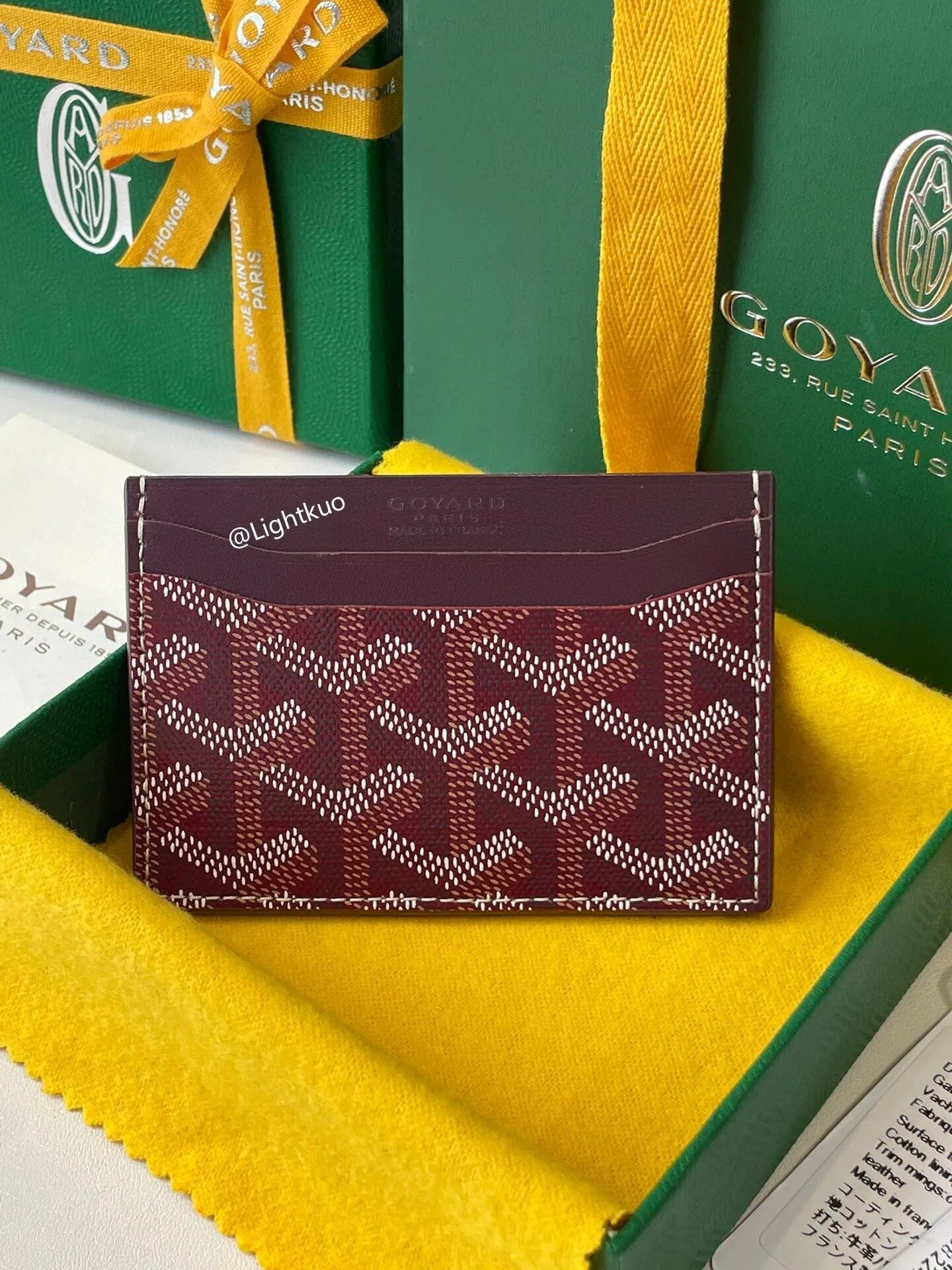 Goyard იასამნისფერი