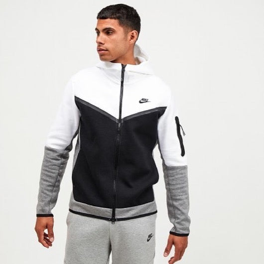 Nike Tech Fleece